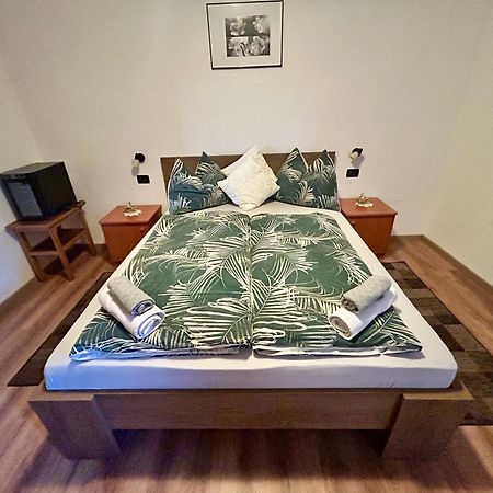 Guest House Casa Mia - Rooms & Apartments روفينج المظهر الخارجي الصورة