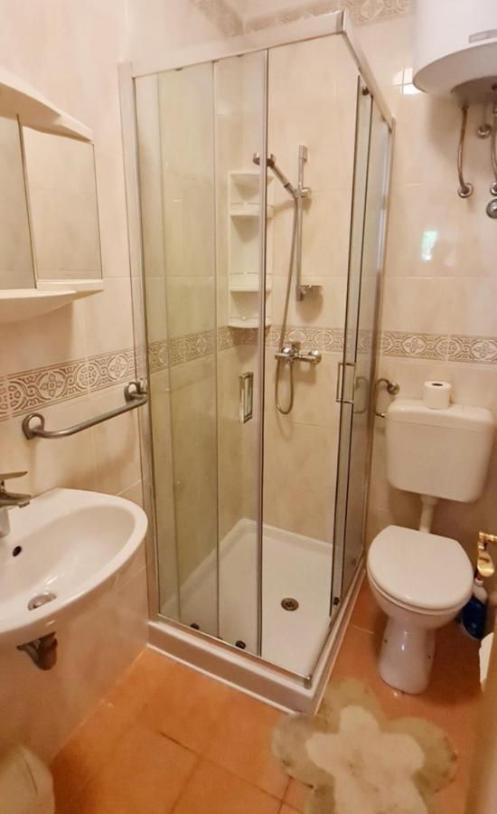 Guest House Casa Mia - Rooms & Apartments روفينج المظهر الخارجي الصورة