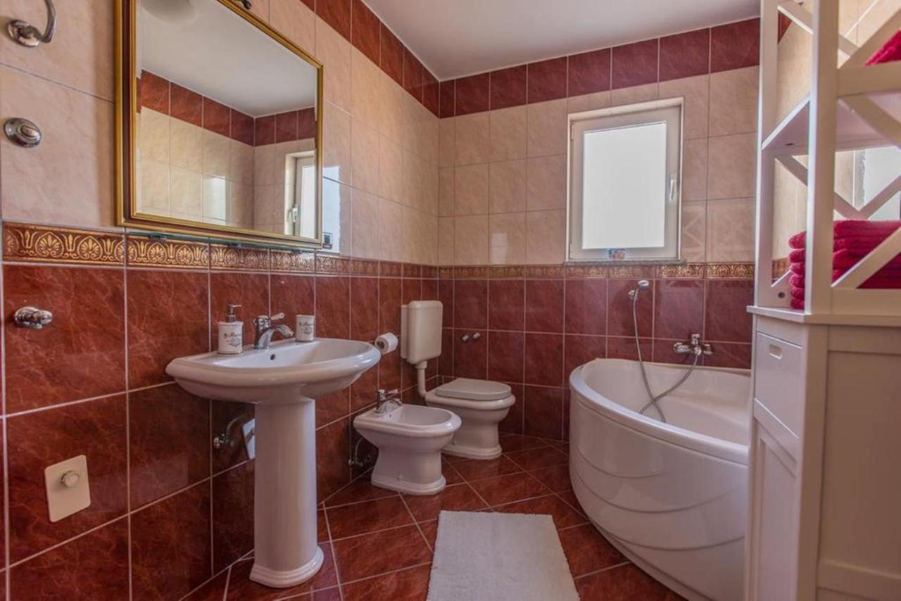 Guest House Casa Mia - Rooms & Apartments روفينج المظهر الخارجي الصورة