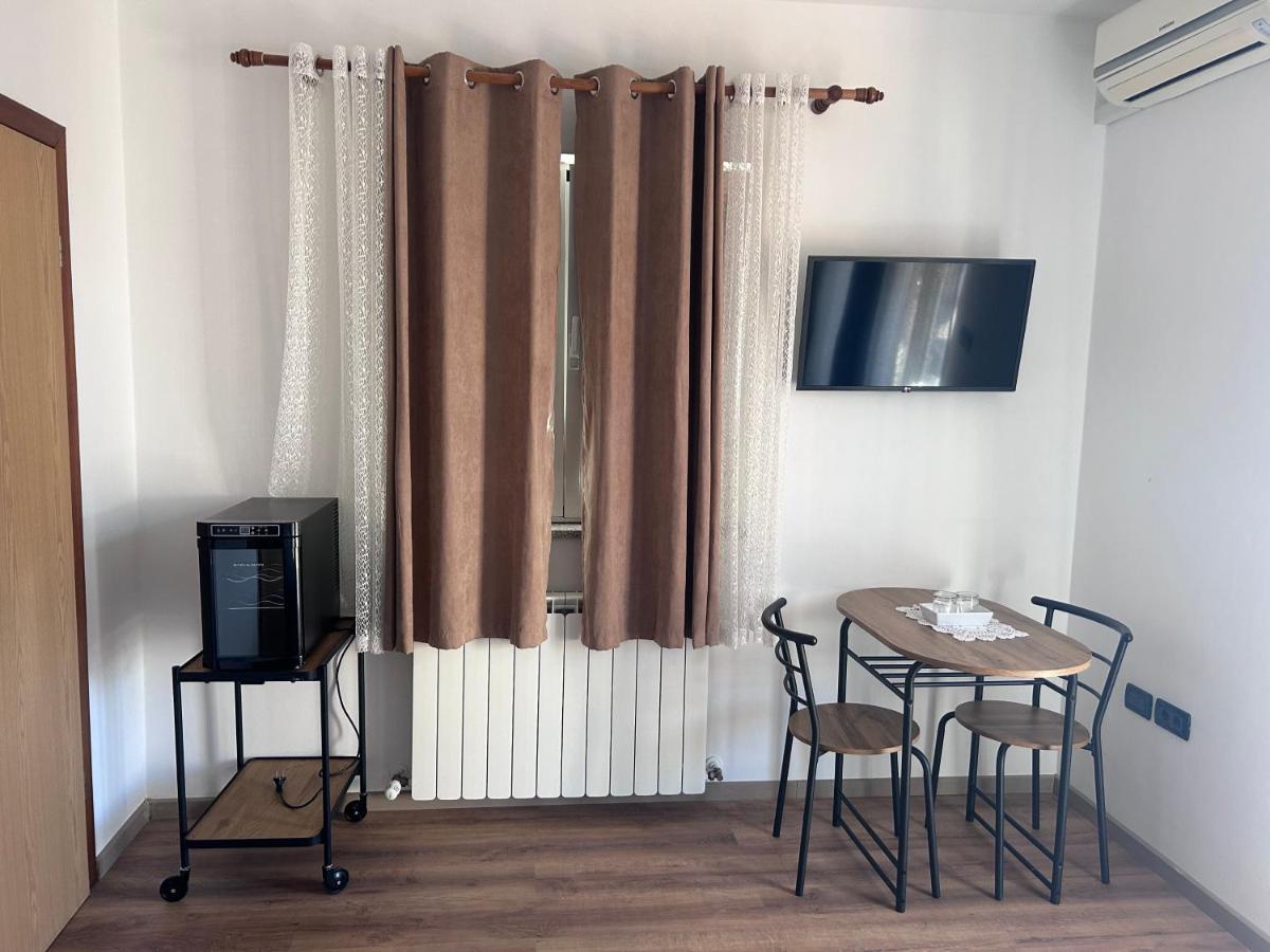 Guest House Casa Mia - Rooms & Apartments روفينج المظهر الخارجي الصورة
