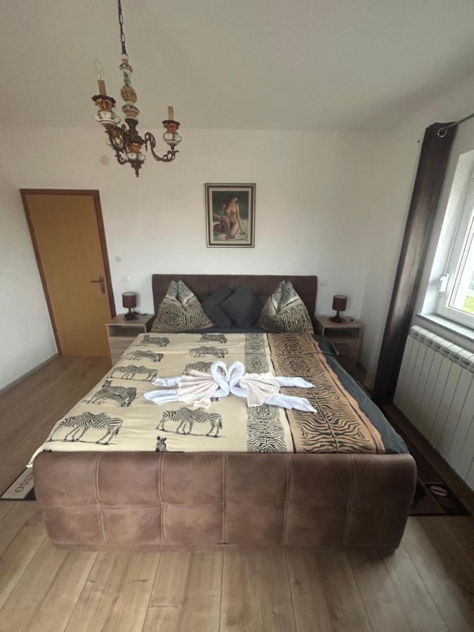 Guest House Casa Mia - Rooms & Apartments روفينج المظهر الخارجي الصورة