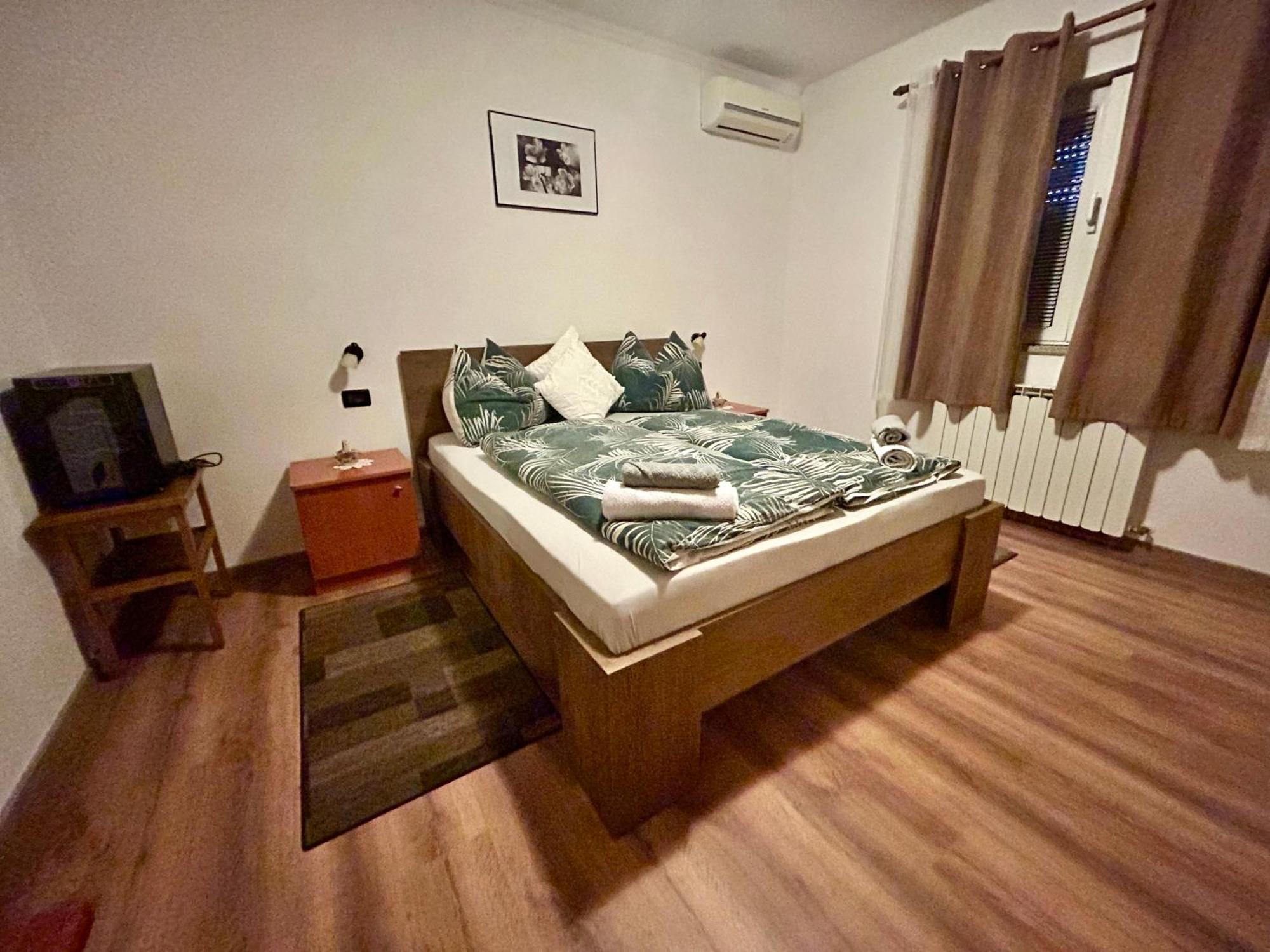 Guest House Casa Mia - Rooms & Apartments روفينج المظهر الخارجي الصورة