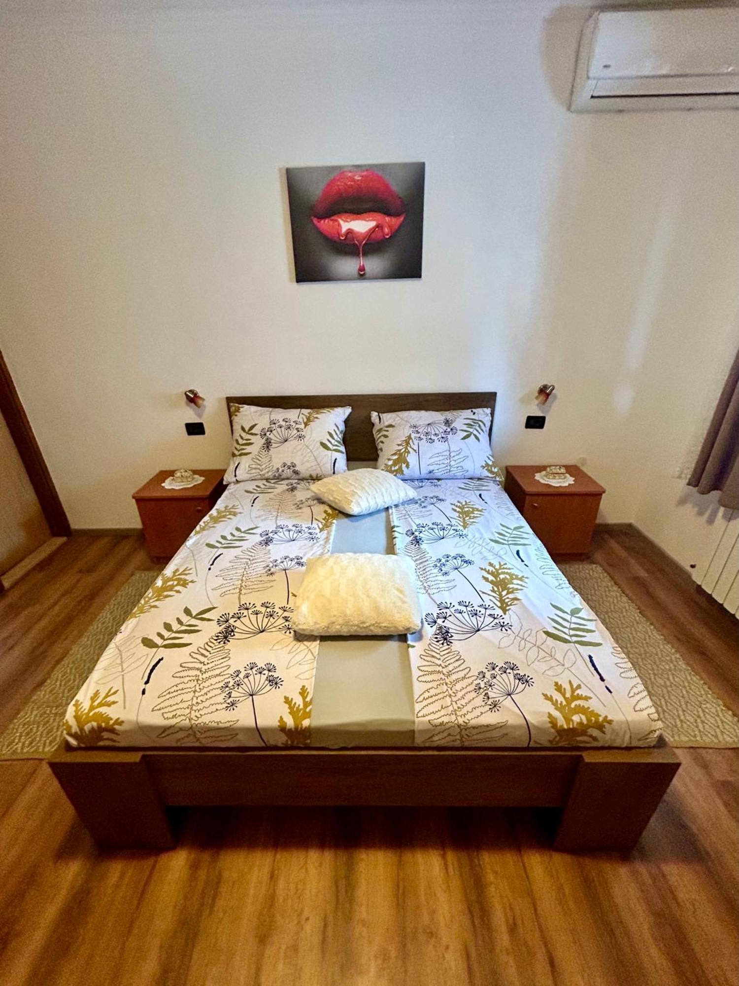 Guest House Casa Mia - Rooms & Apartments روفينج المظهر الخارجي الصورة