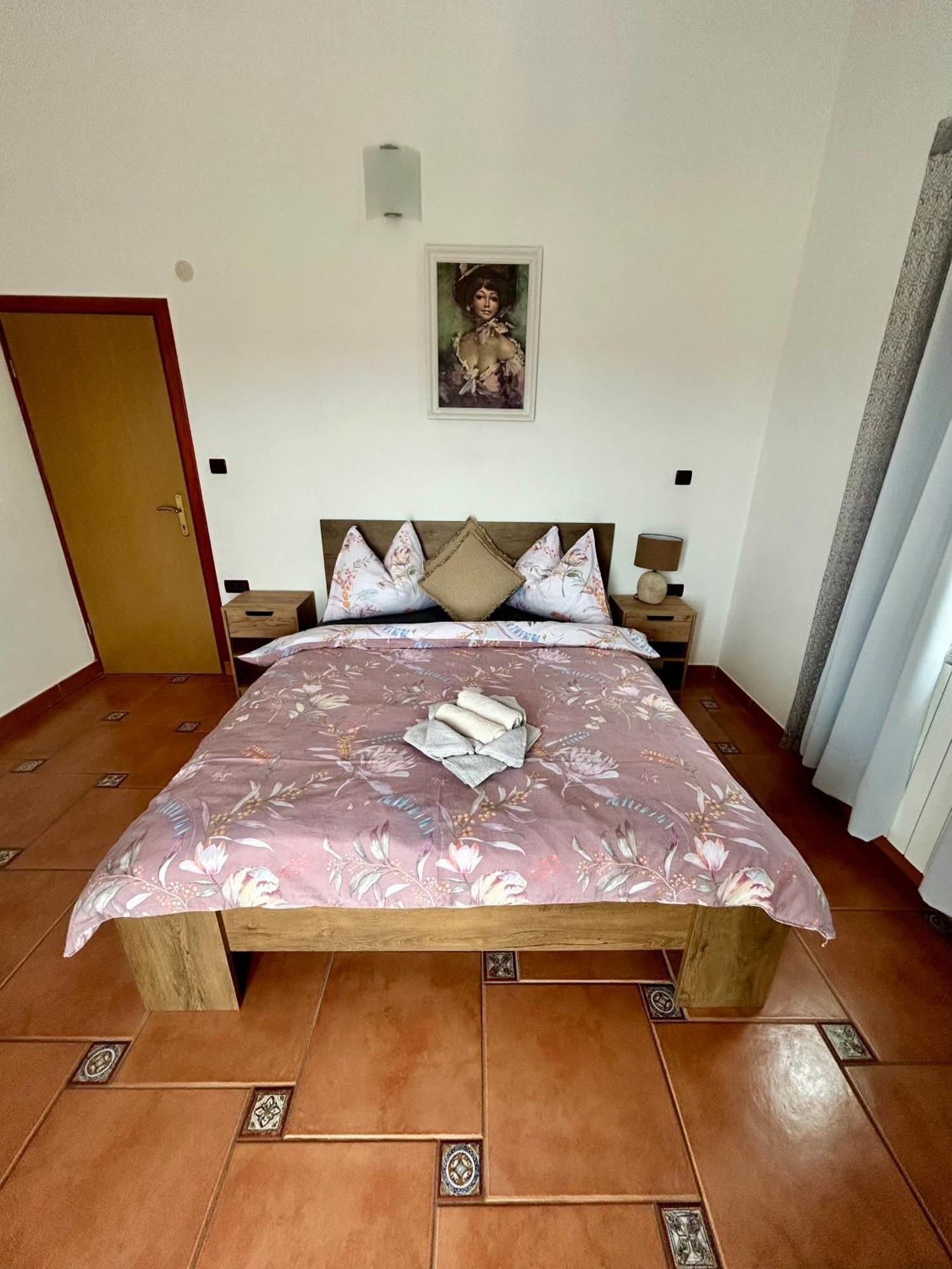 Guest House Casa Mia - Rooms & Apartments روفينج المظهر الخارجي الصورة