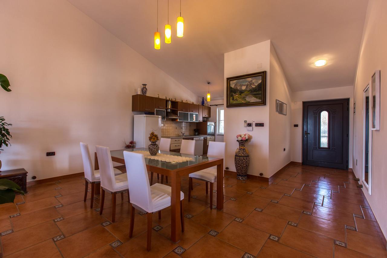 Guest House Casa Mia - Rooms & Apartments روفينج المظهر الخارجي الصورة